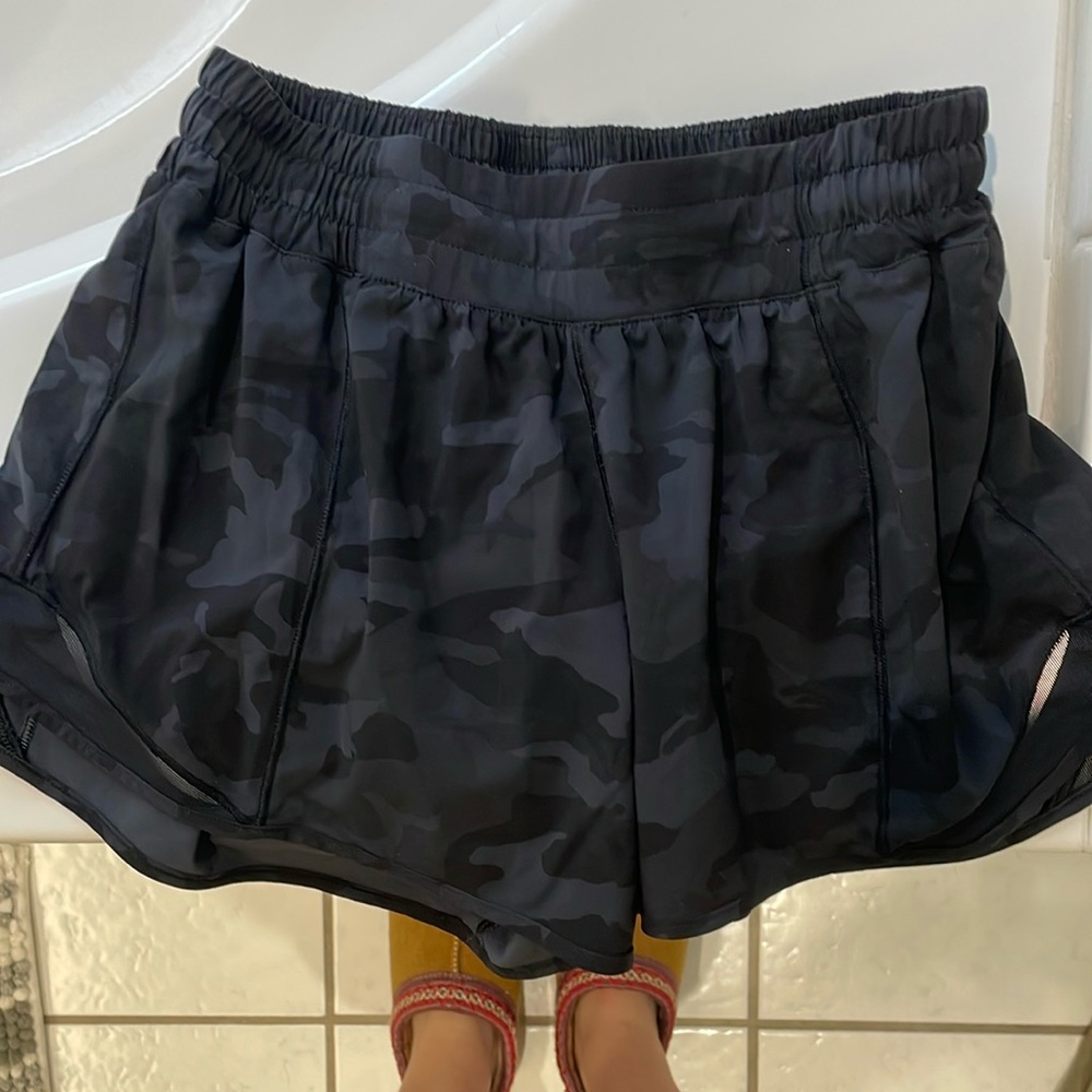 Black camo lululemon shorts